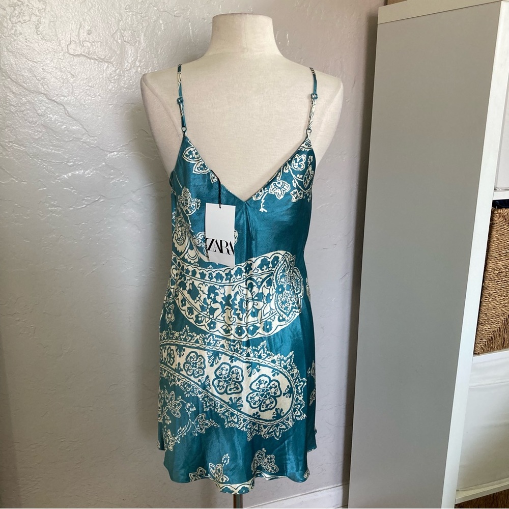 NEW! Zara Effect mini satin printed dress - Picture 3 of 8